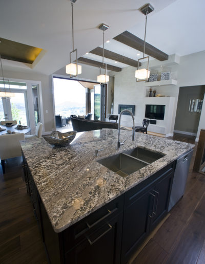 Kitchen Island and Grand Room - Built-Rite Homes - DSC_5251
