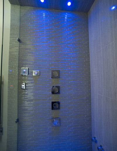 Master bedroom ensuite chromatherapy blue light 3 - Built-Rite Homes - DSC_4754