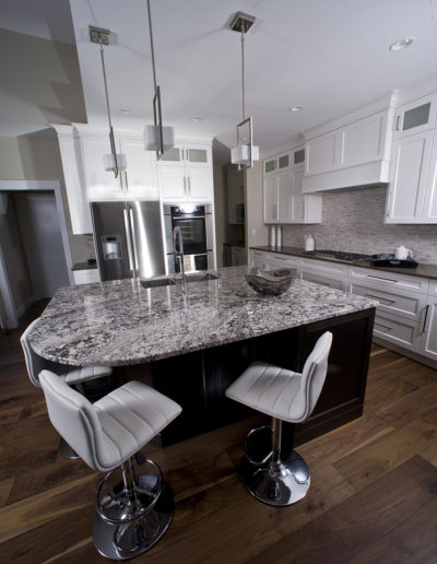 Kitchen Island - Built-Rite Homes - DSC_5333